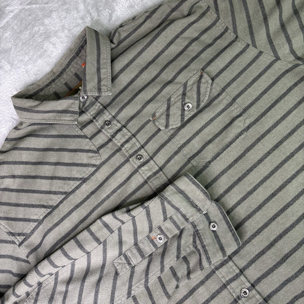 Howler Brothers Men's Harkers Flannel Shirt Size XXL in Striped Hunter Green